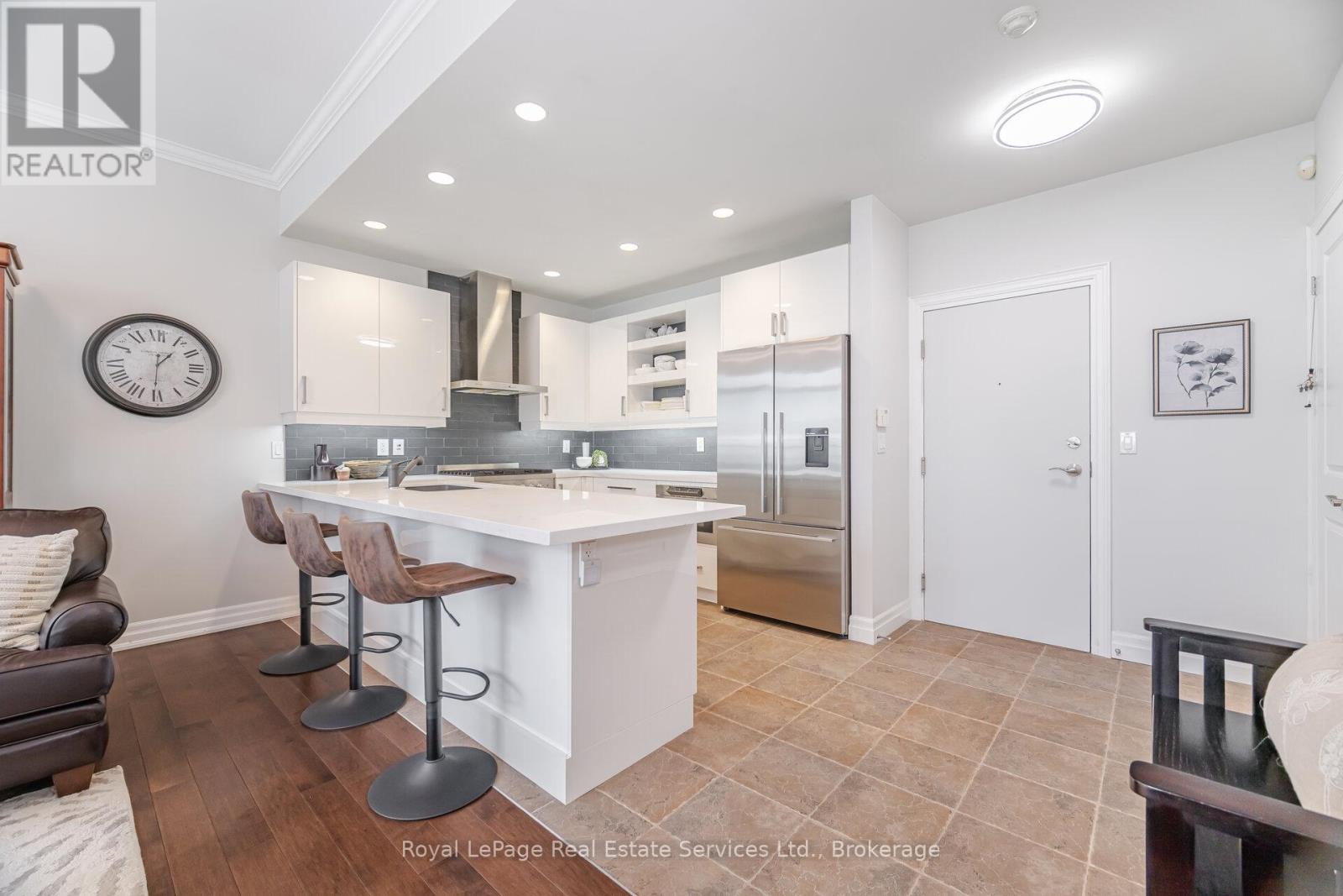 Photo 36 of 303 360 Pearl Street, Burlington ON