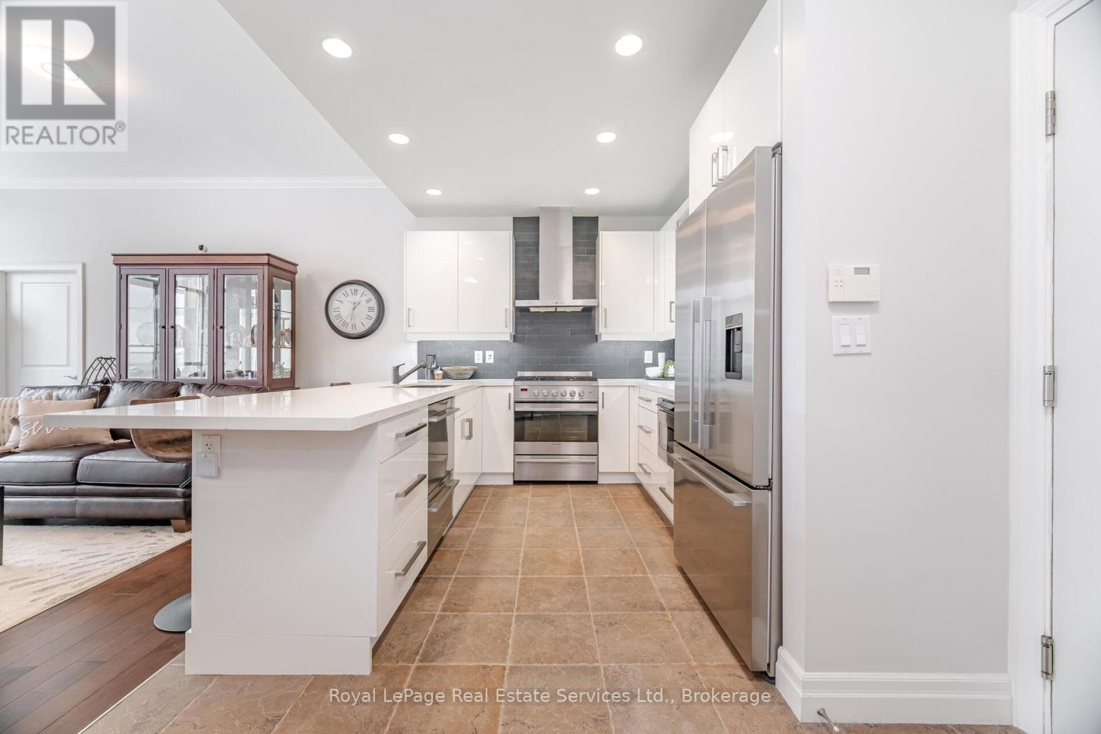 Photo 27 of 303 360 Pearl Street, Burlington ON