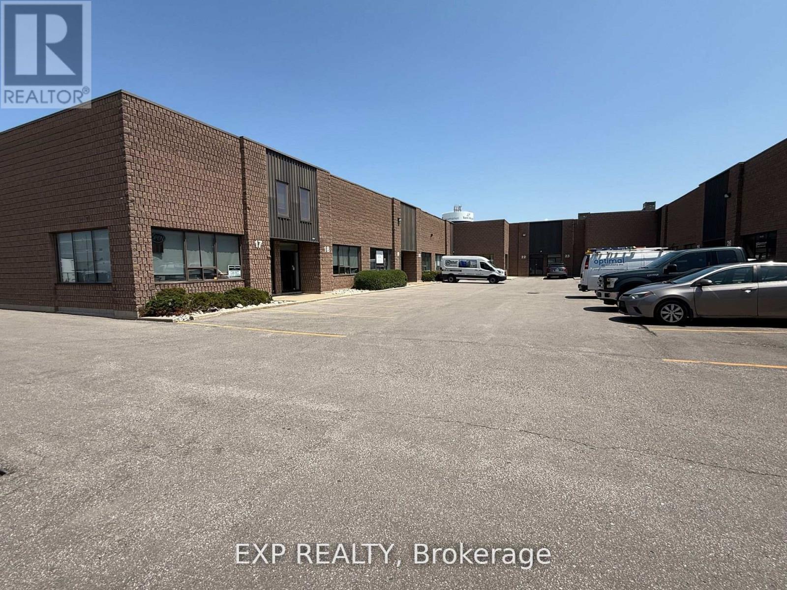Photo 5 of 19 1225 Gorham Street, Newmarket ON