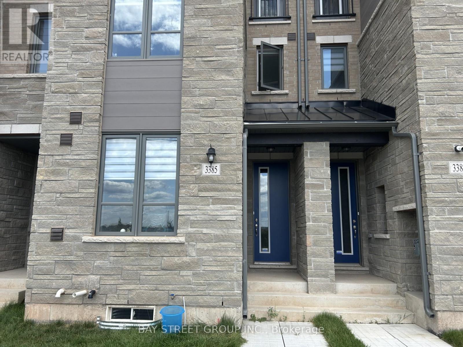 Photo 1 of 3385 Sixth Line, Oakville ON