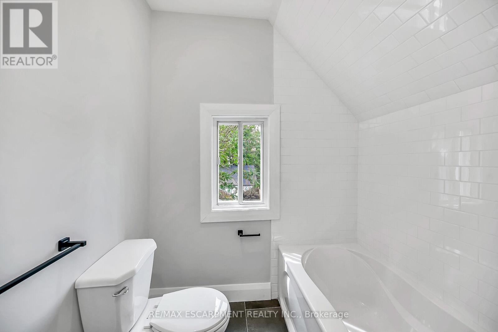 Photo 28 of 193 Glendale Avenue N, Hamilton ON