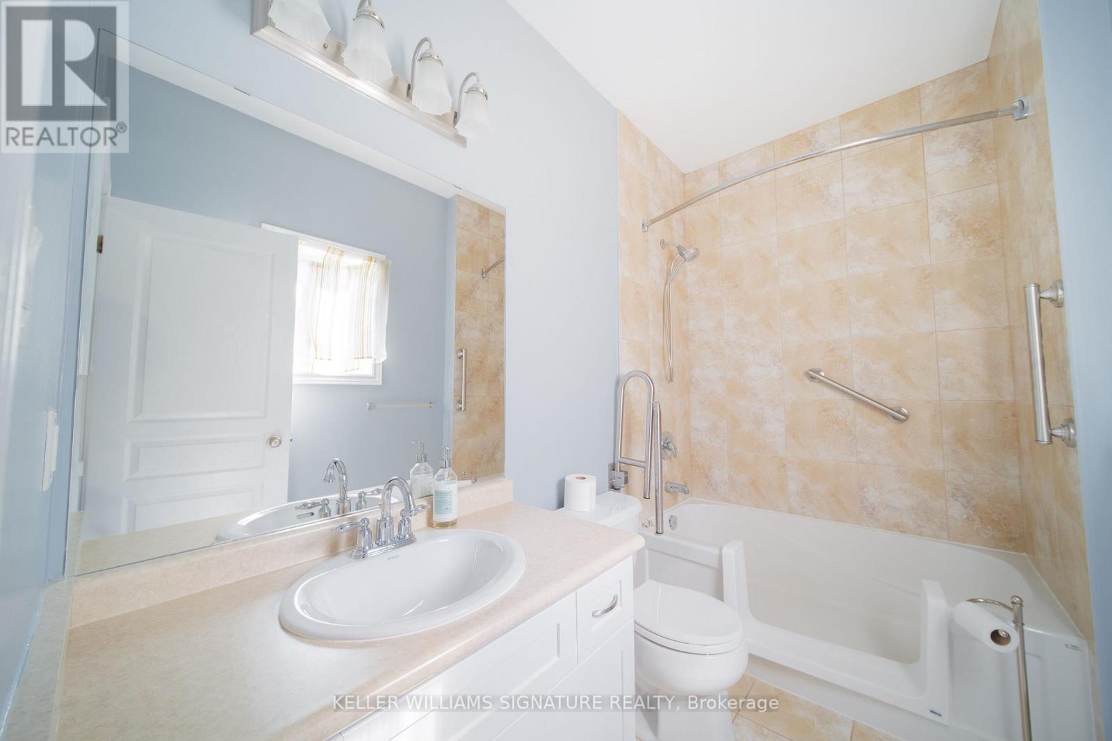 Photo 39 of 17 31 Book Road, Grimsby ON