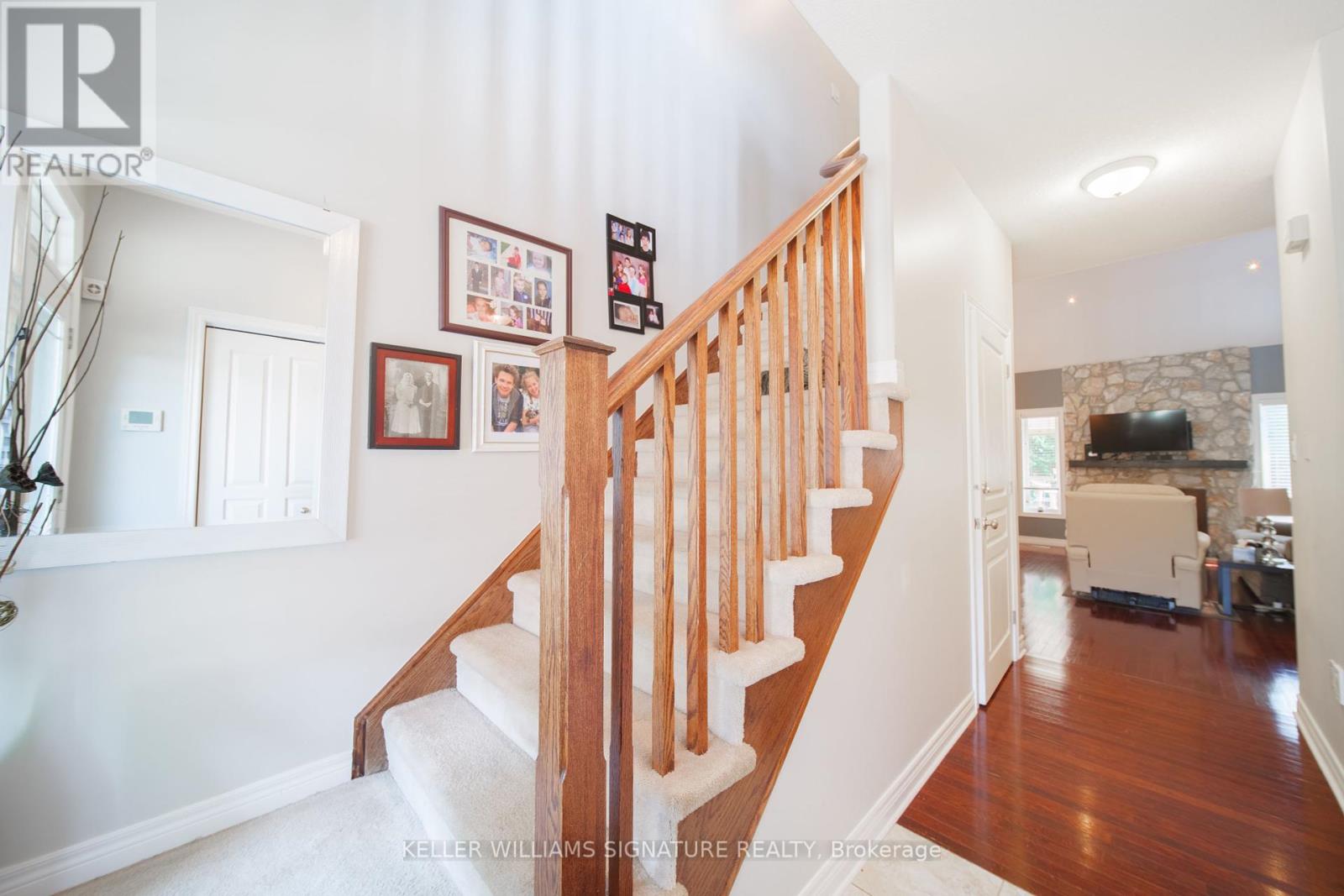 Photo 2 of 17 31 Book Road, Grimsby ON