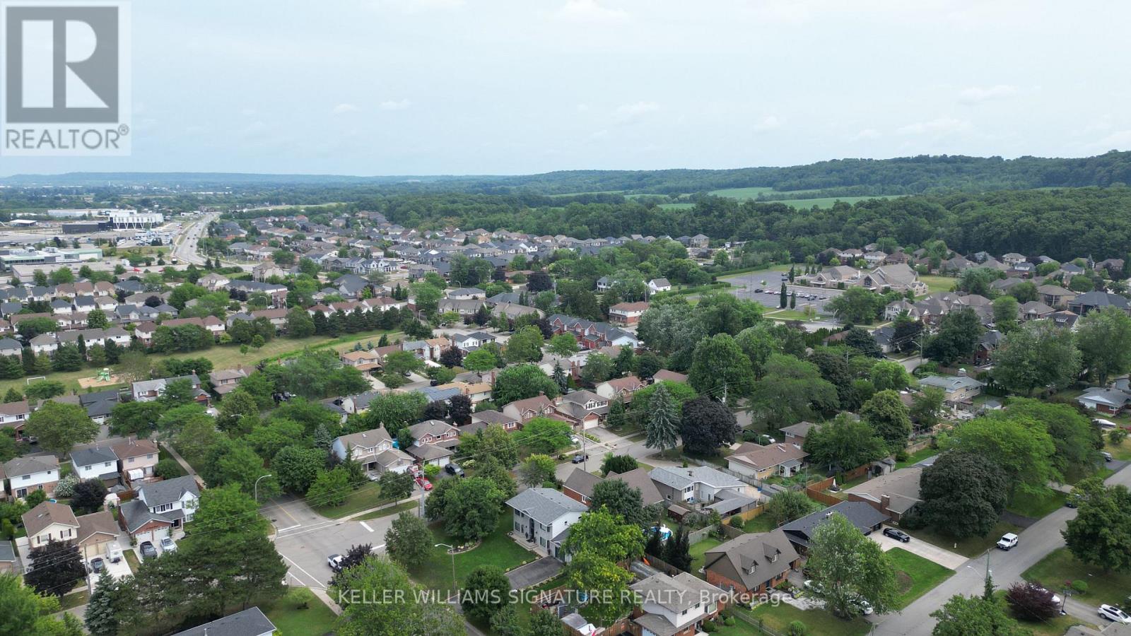 Photo 21 of 17 31 Book Road, Grimsby ON
