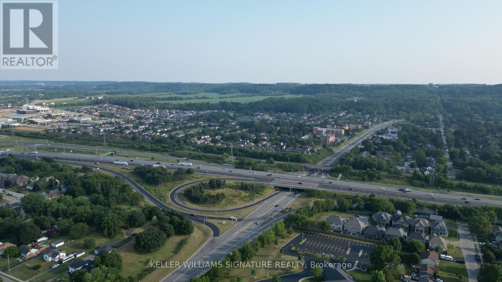 Photo 9 of 17 31 Book Road, Grimsby ON