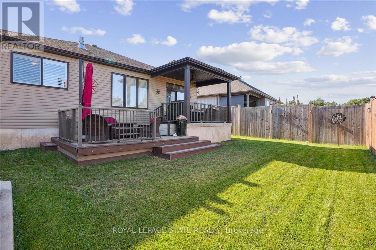 Photo 4 of 4188 Village Creek Drive, Fort Erie ON