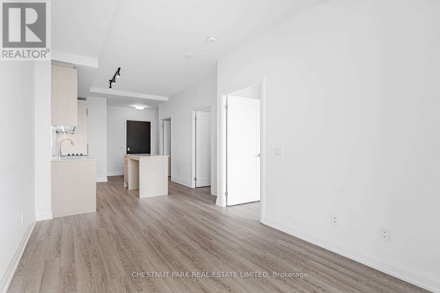 Photo 5 of 614 286 Main Street, Toronto ON