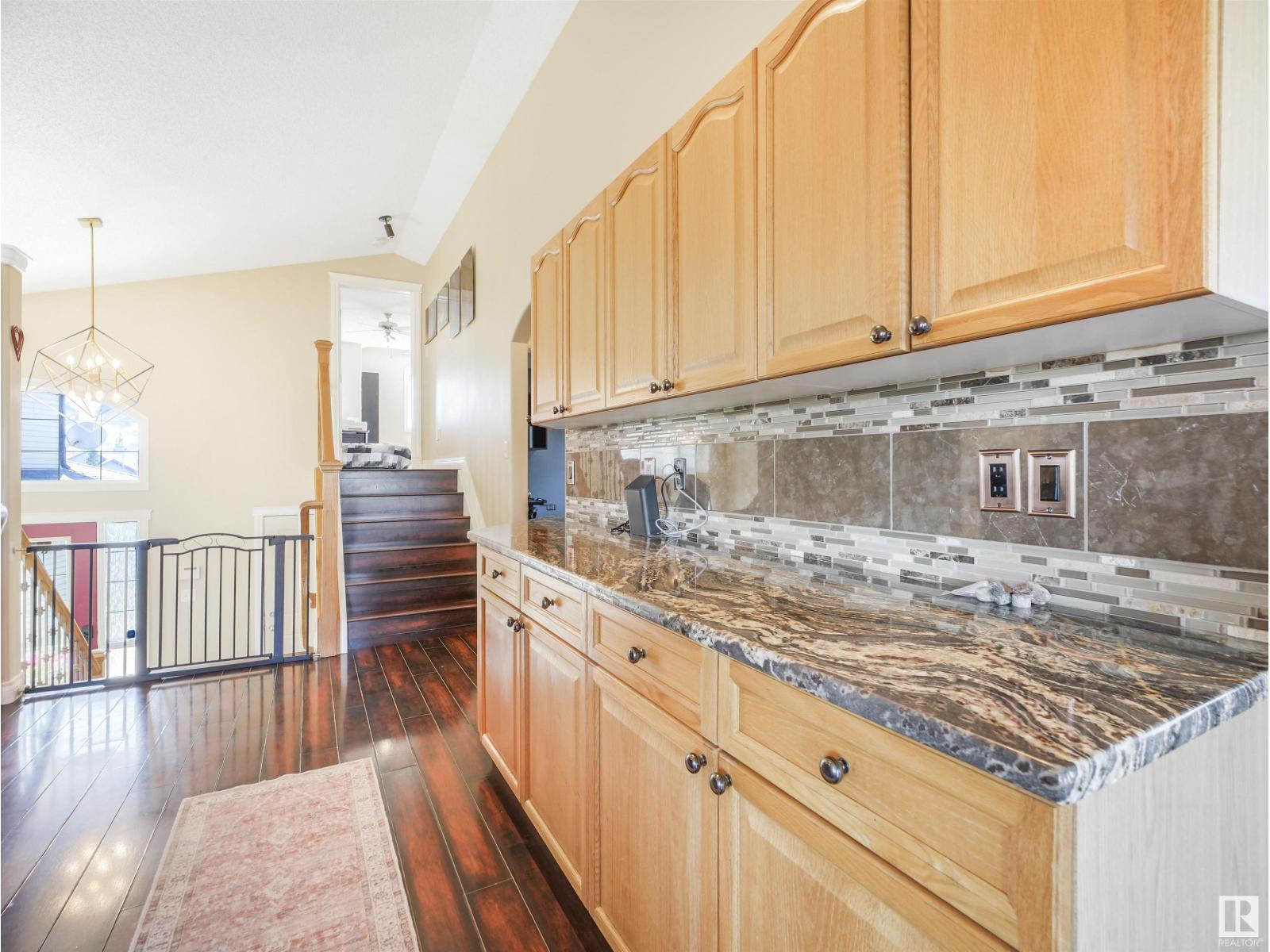 Photo 13 of 4832 157 Av Nw, Edmonton AB
