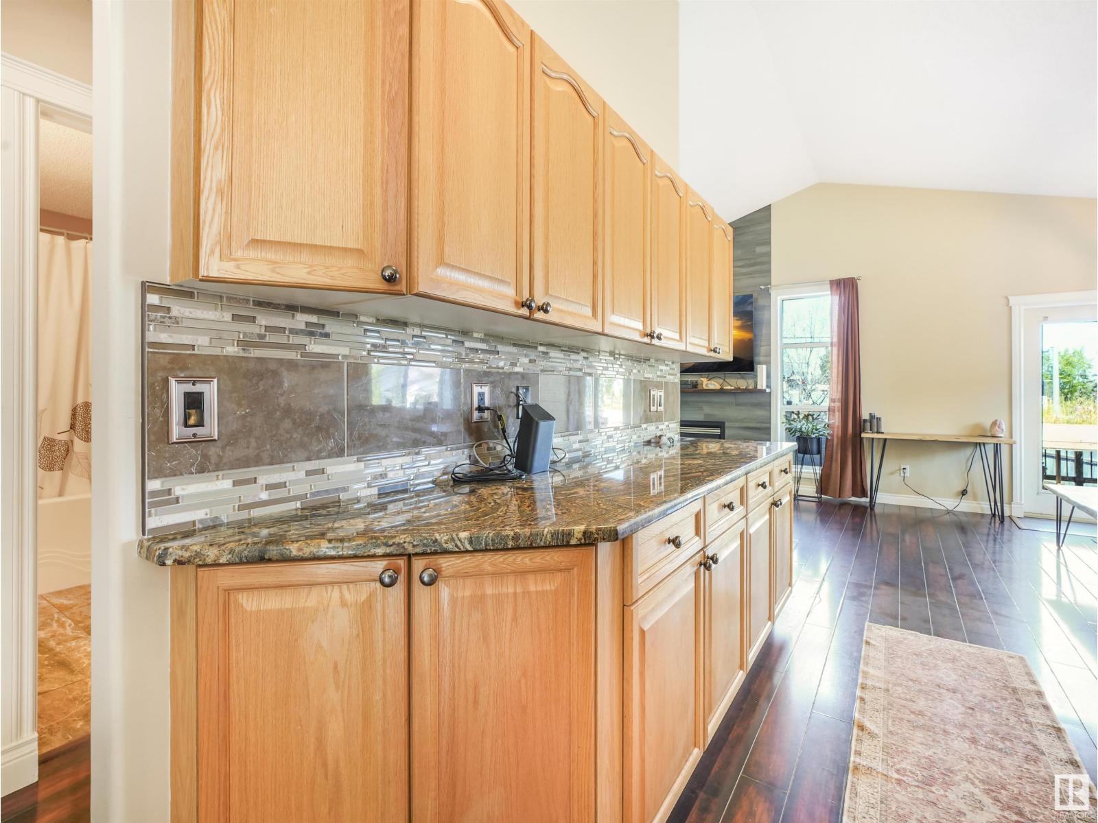Photo 14 of 4832 157 Av Nw, Edmonton AB