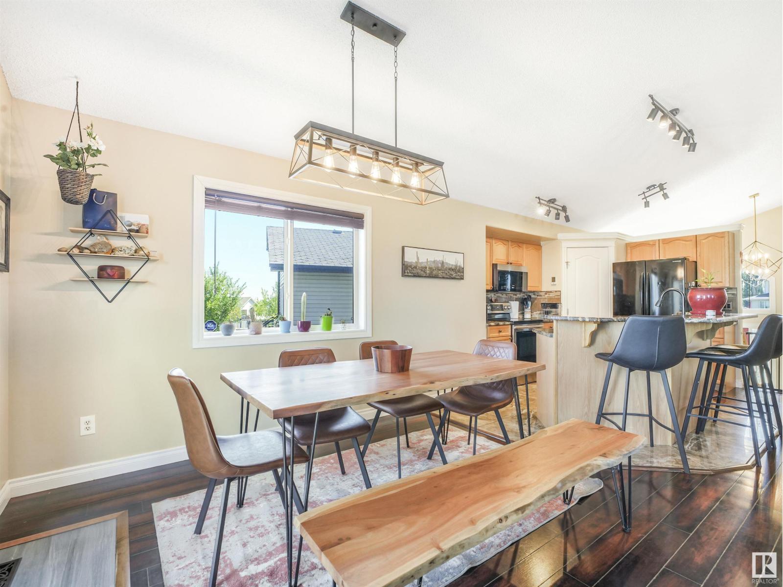 Photo 18 of 4832 157 Av Nw, Edmonton AB
