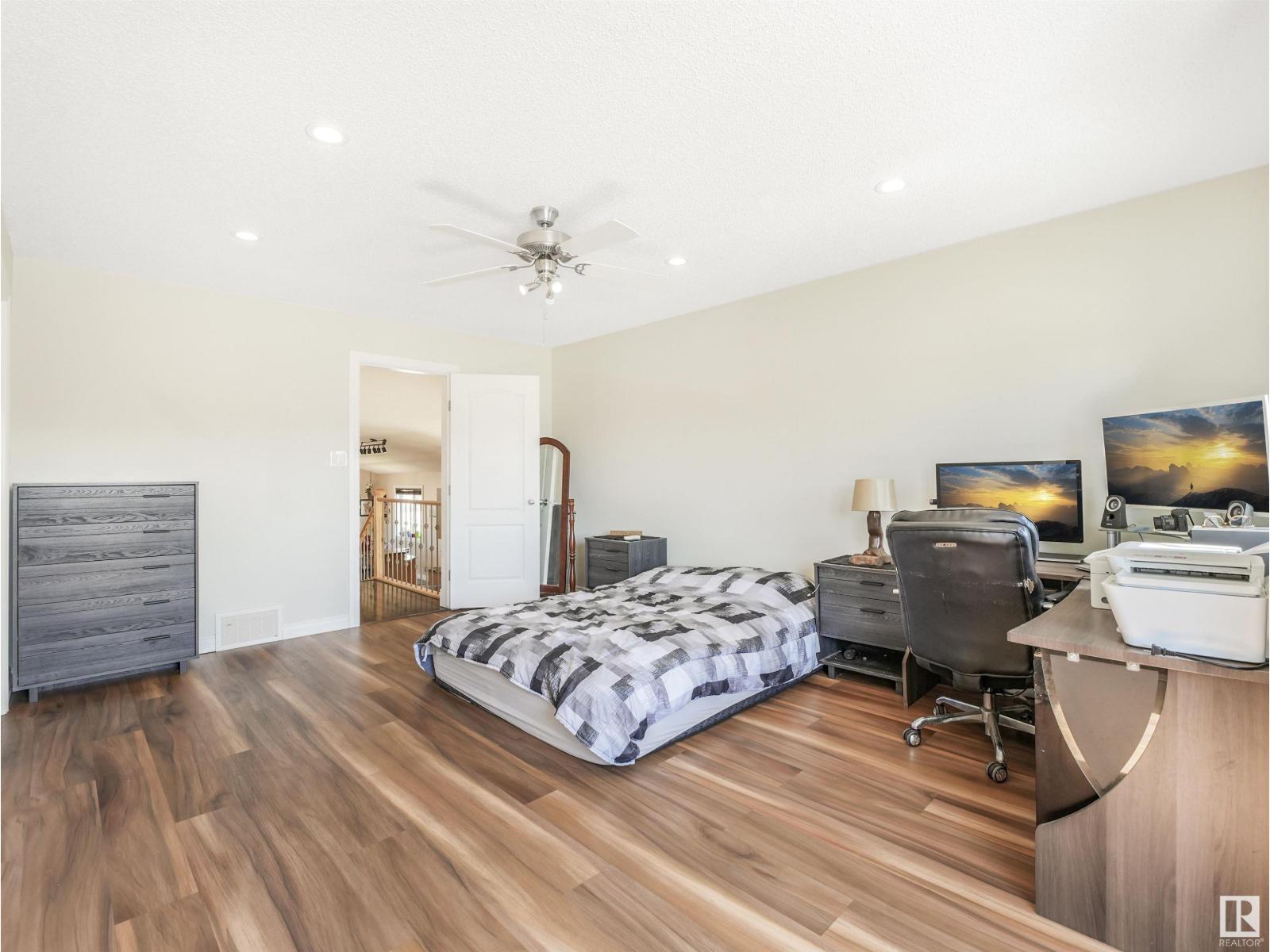 Photo 31 of 4832 157 Av Nw, Edmonton AB