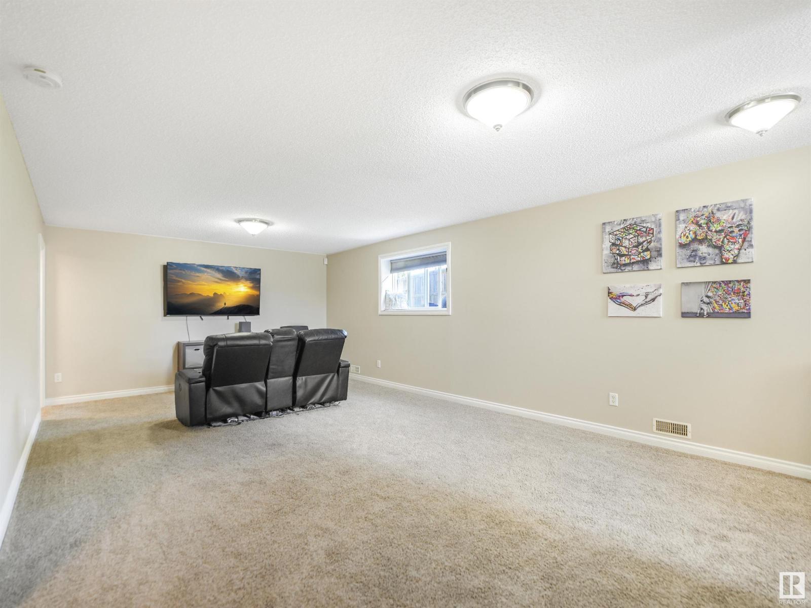 Photo 38 of 4832 157 Av Nw, Edmonton AB