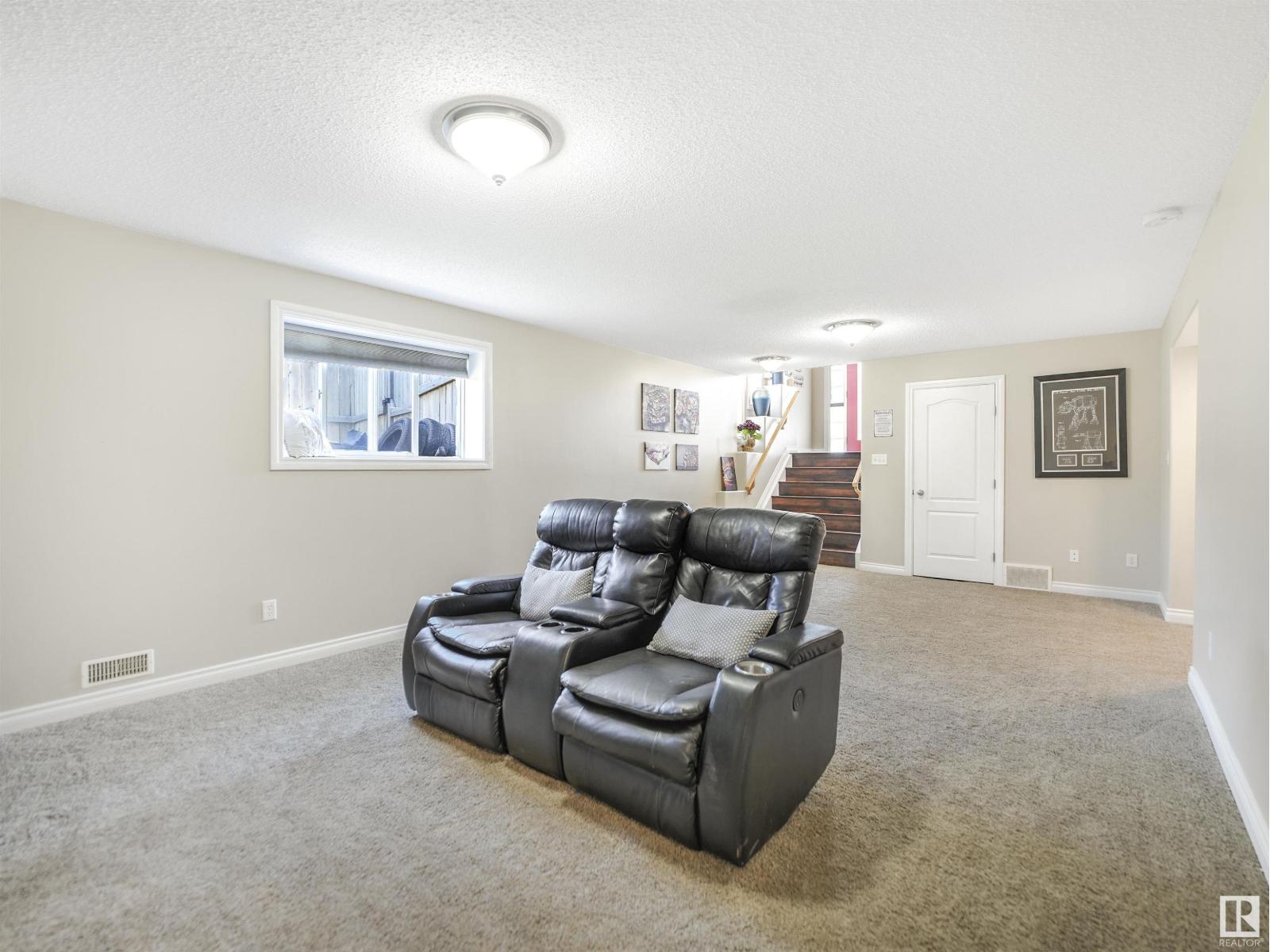 Photo 39 of 4832 157 Av Nw, Edmonton AB