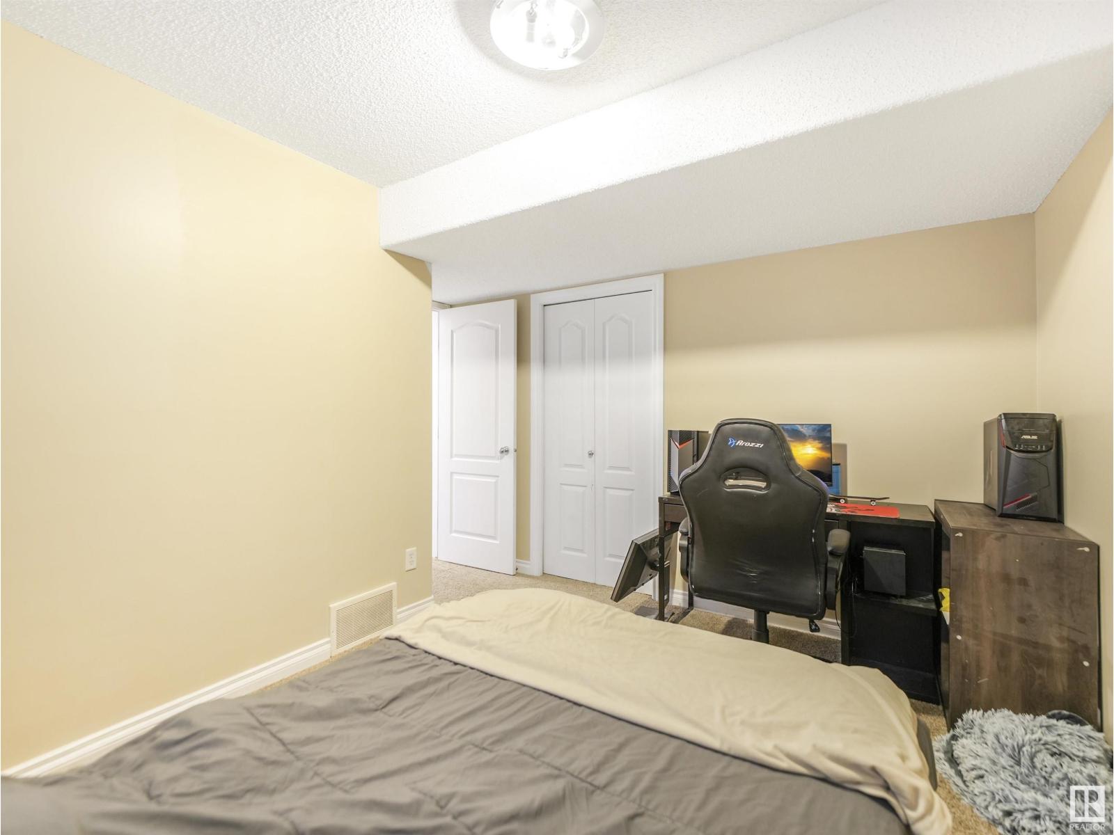 Photo 41 of 4832 157 Av Nw, Edmonton AB
