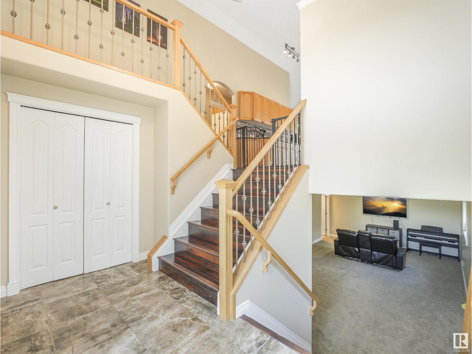Photo 7 of 4832 157 Av Nw, Edmonton AB