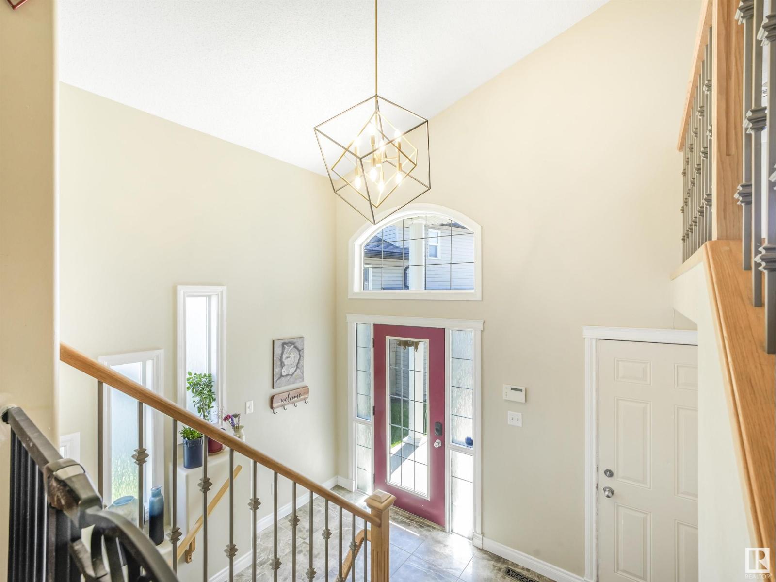 Photo 8 of 4832 157 Av Nw, Edmonton AB