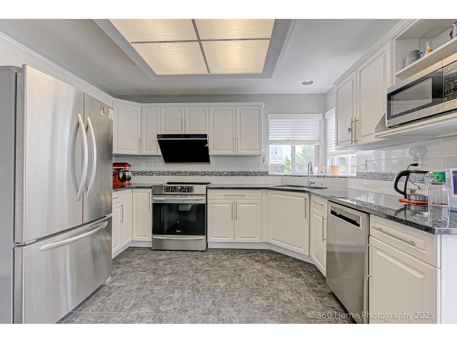 Photo 7 of 19088 63 B Avenue, Surrey BC