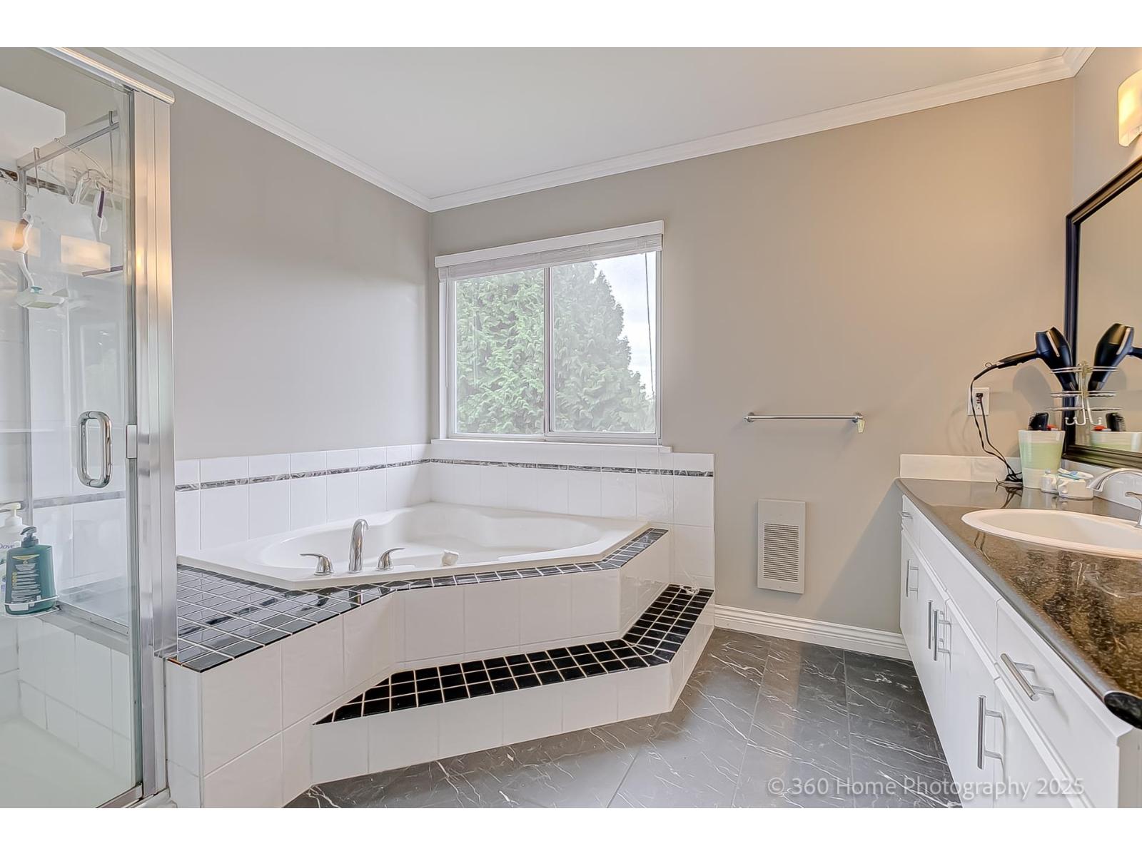 Photo 17 of 19088 63 B Avenue, Surrey BC
