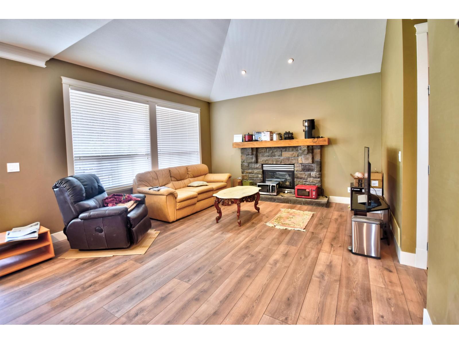 Photo 9 of 16566 63 B Avenue, Surrey BC