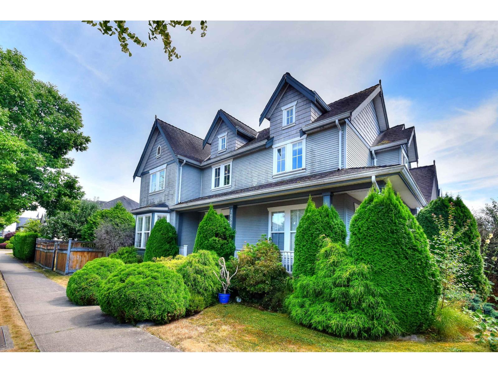 Photo 12 of 16566 63 B Avenue, Surrey BC