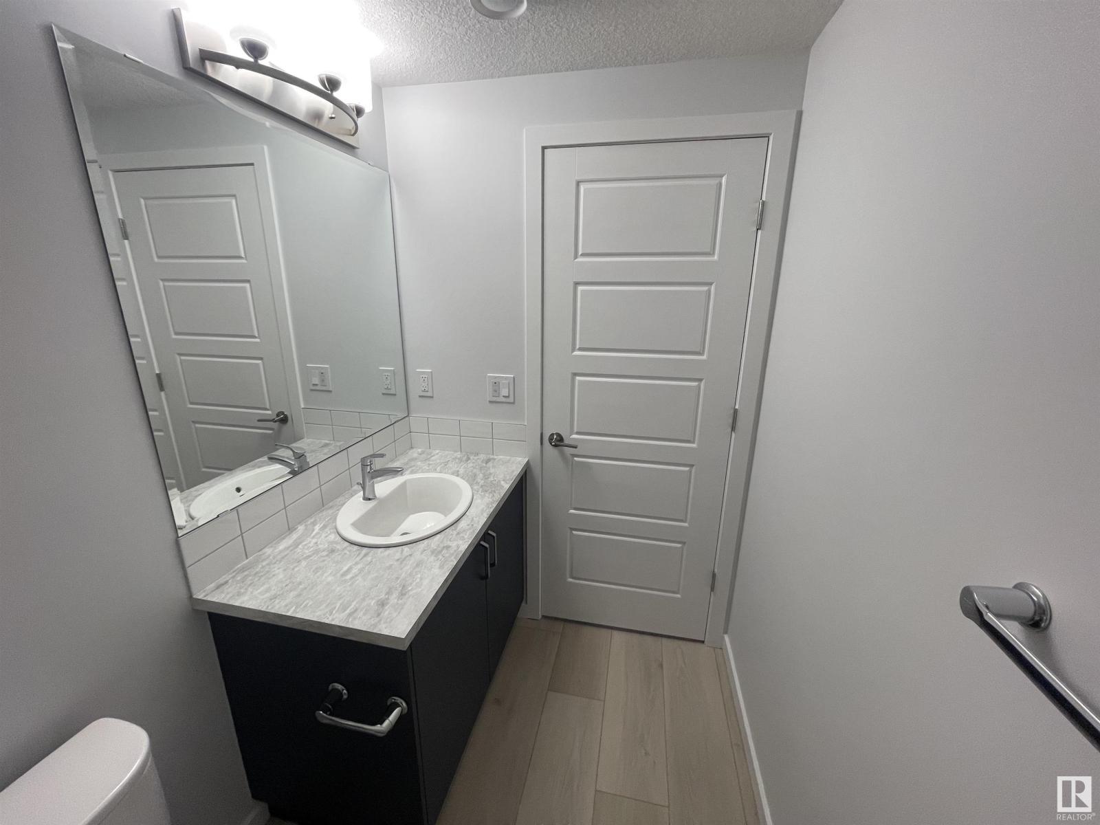 Photo 66 of 20309 25 A Av Nw, Edmonton AB