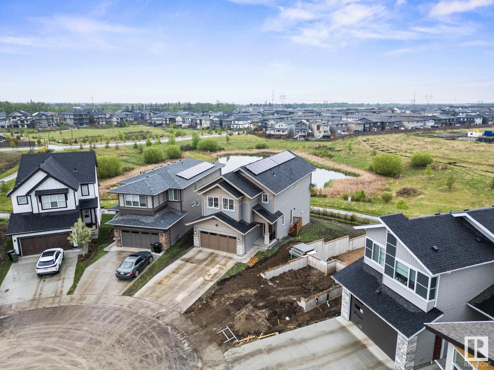 Photo 3 of 20309 25 A Av Nw, Edmonton AB