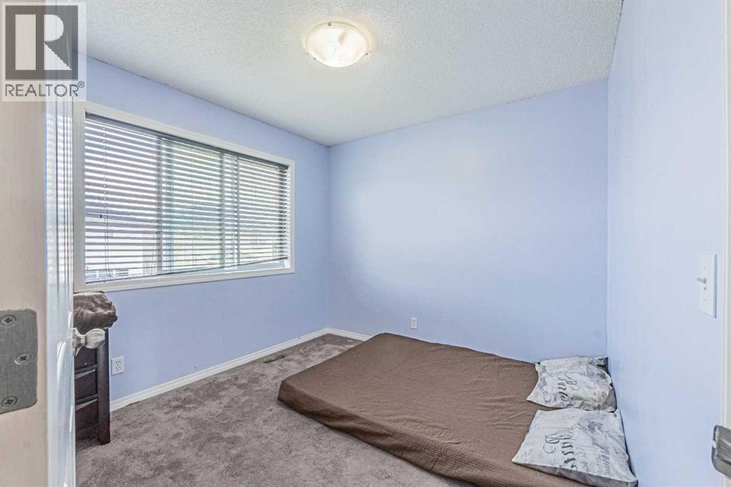 Photo 5 of 121 Saddlecrest Green Ne, Calgary AB