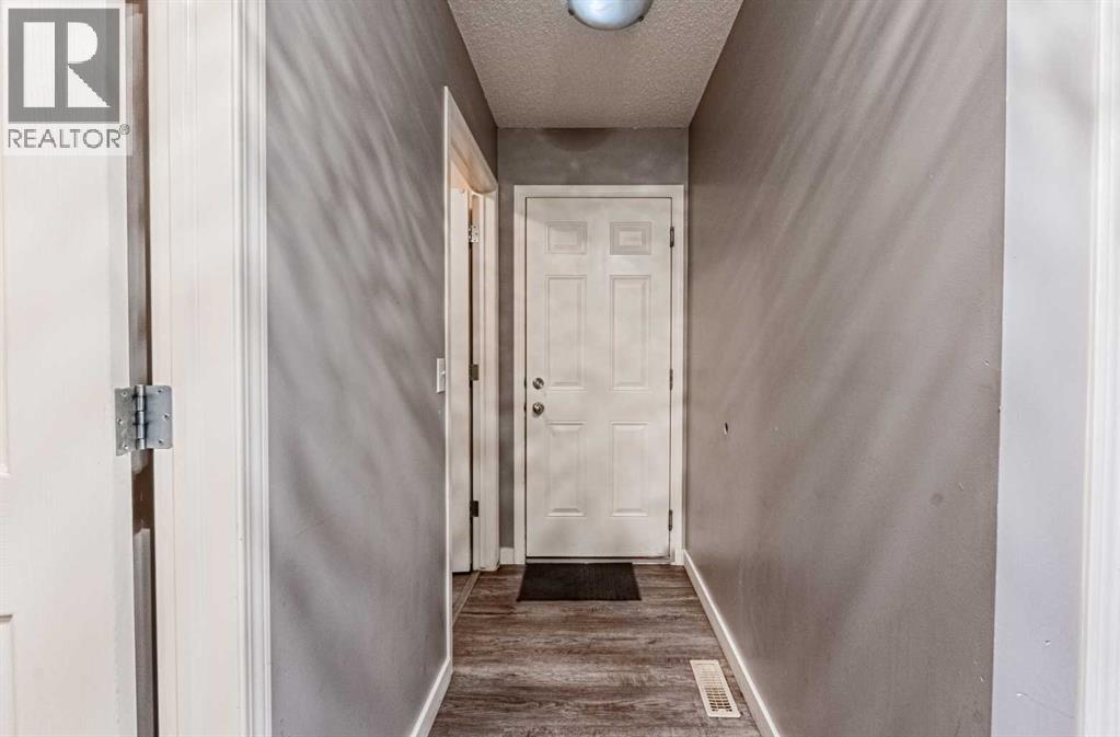 Photo 15 of 121 Saddlecrest Green Ne, Calgary AB