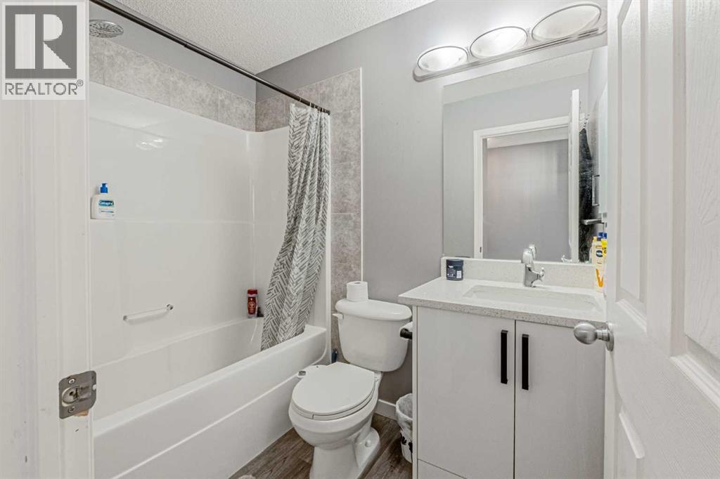 Photo 22 of 121 Saddlecrest Green Ne, Calgary AB