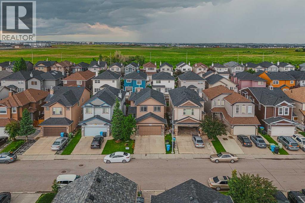 Photo 12 of 121 Saddlecrest Green Ne, Calgary AB