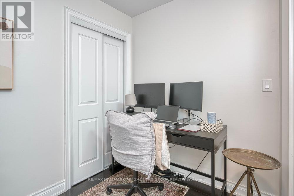 Photo 30 of 31 Hargrave Lane, Toronto ON