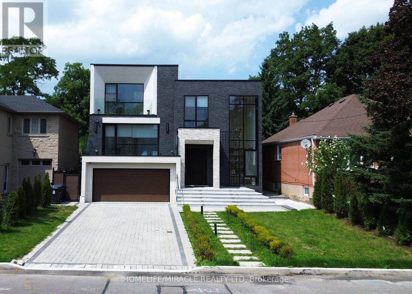 Photo 1 of 184 Poyntz Avenue, Toronto ON