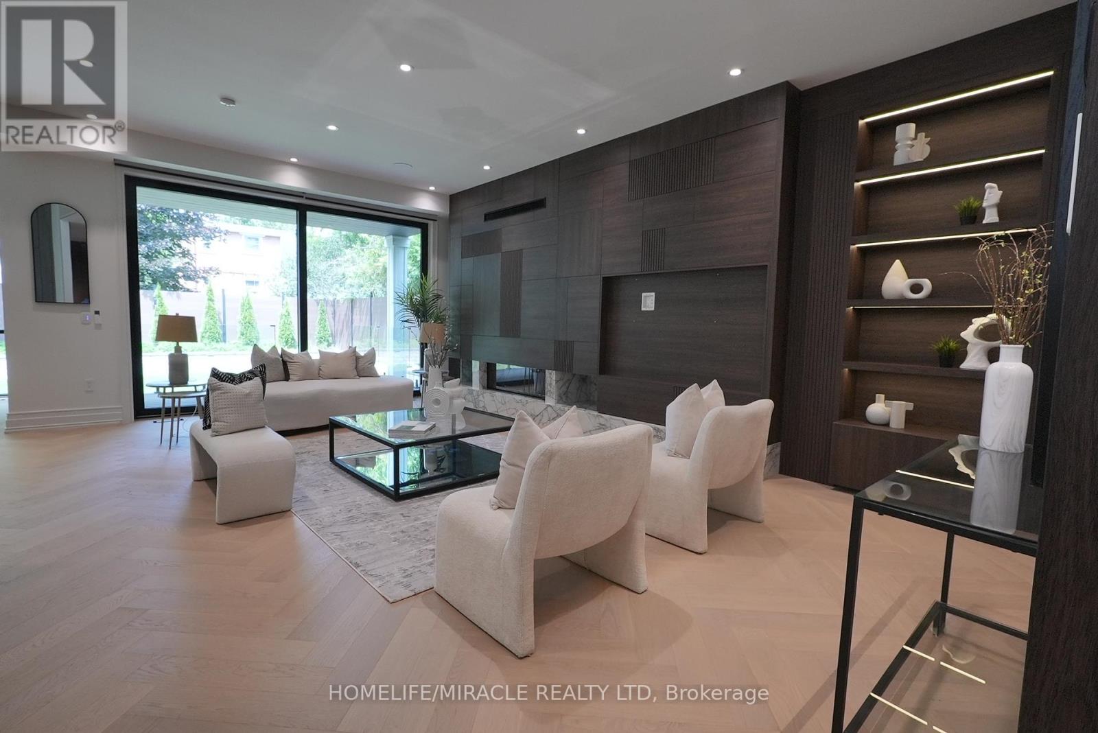 Photo 11 of 184 Poyntz Avenue, Toronto ON