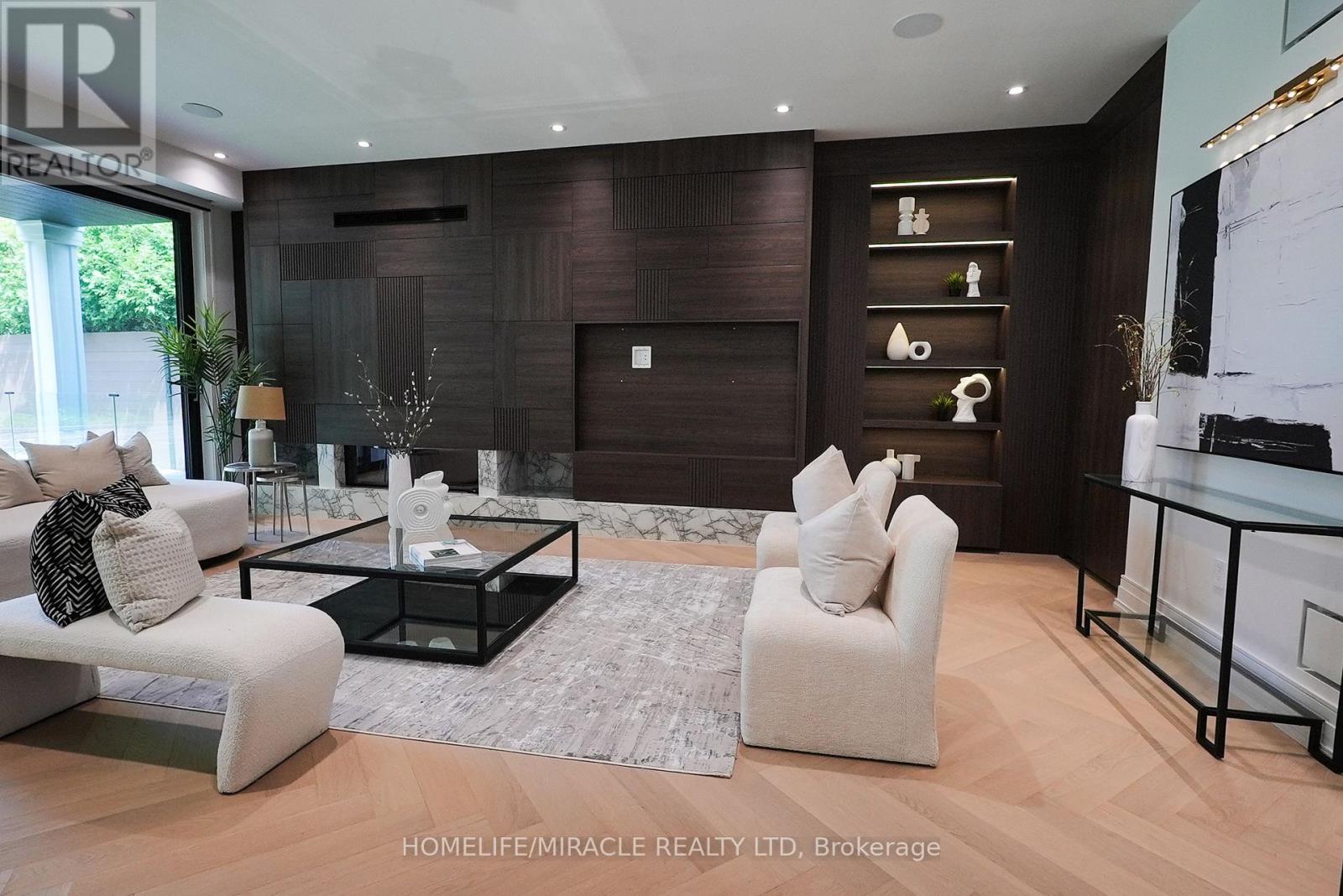 Photo 13 of 184 Poyntz Avenue, Toronto ON
