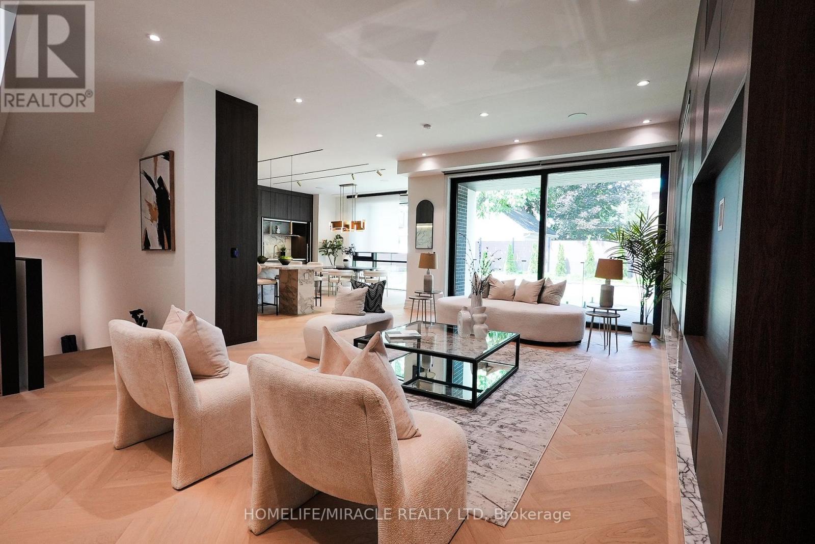 Photo 15 of 184 Poyntz Avenue, Toronto ON