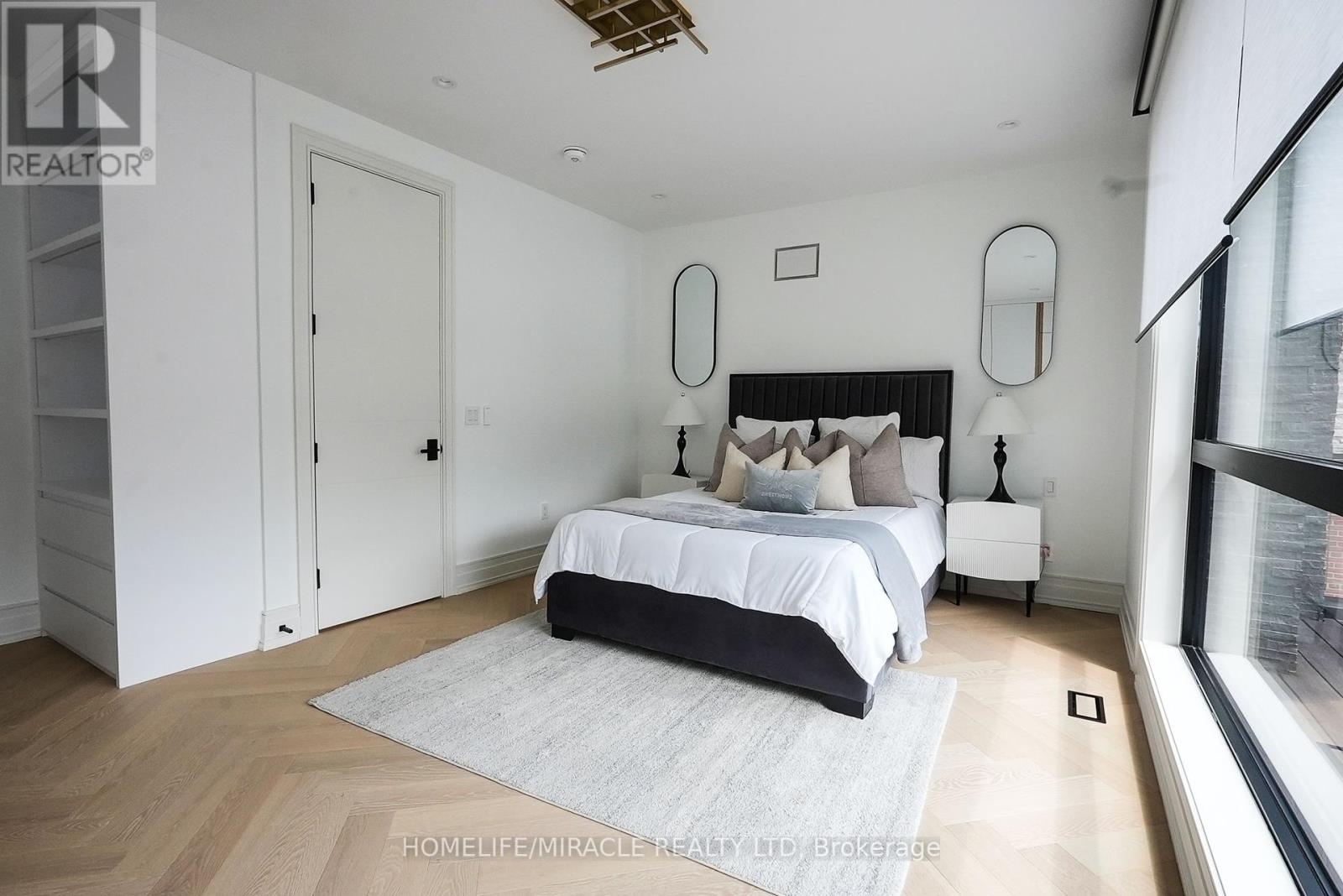 Photo 16 of 184 Poyntz Avenue, Toronto ON