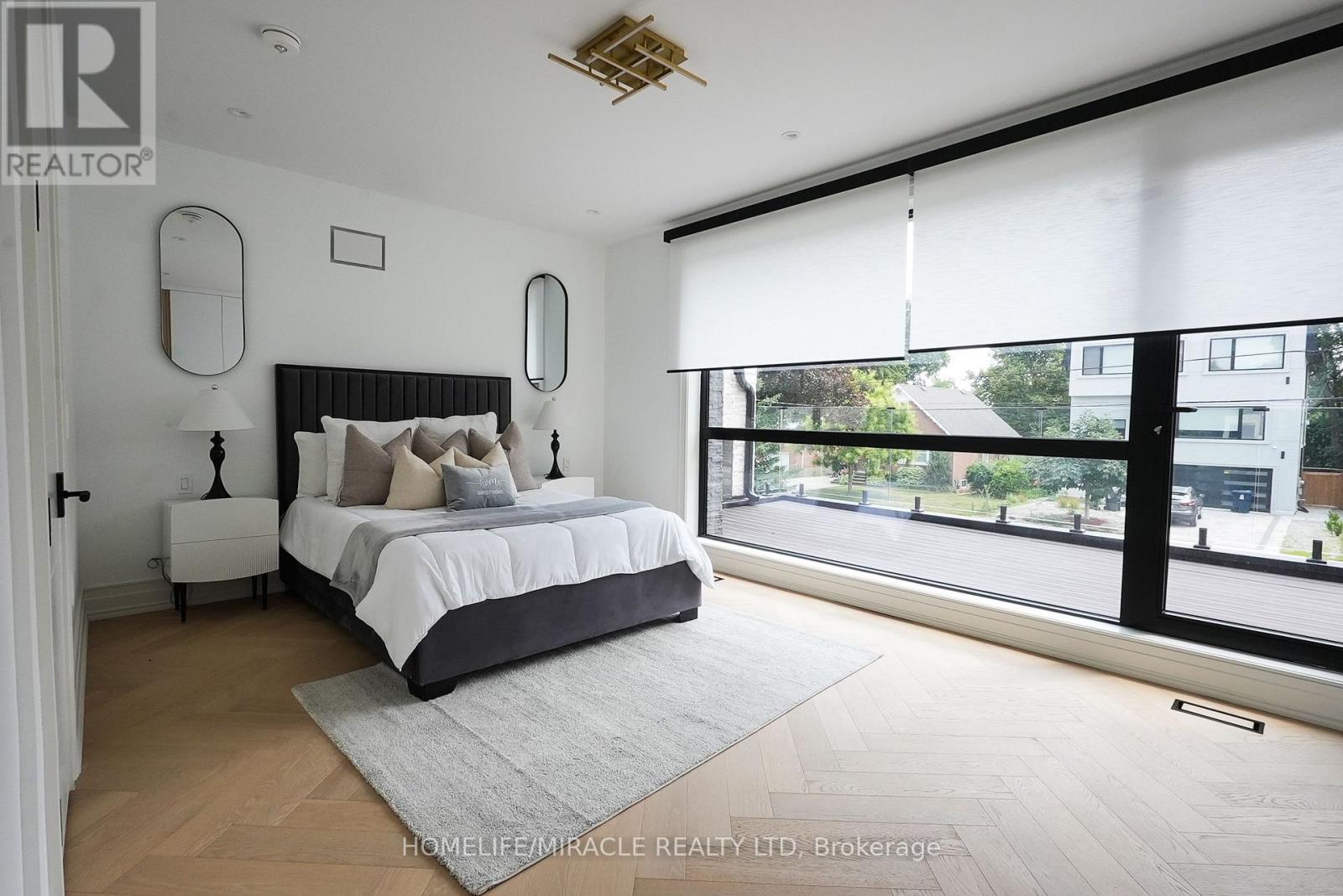 Photo 17 of 184 Poyntz Avenue, Toronto ON