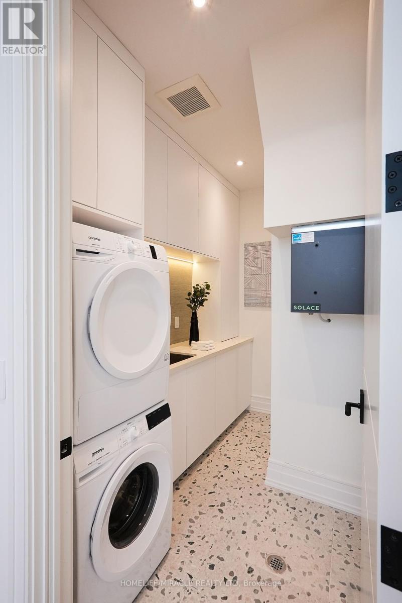 Photo 21 of 184 Poyntz Avenue, Toronto ON
