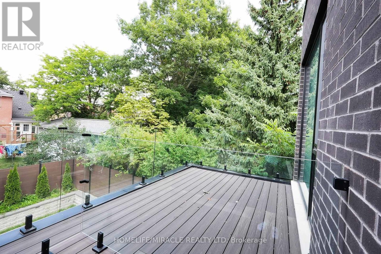 Photo 31 of 184 Poyntz Avenue, Toronto ON