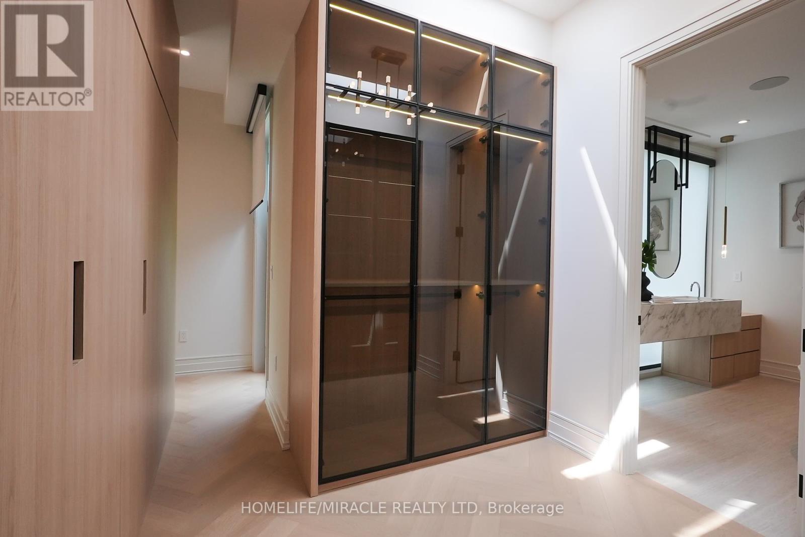 Photo 33 of 184 Poyntz Avenue, Toronto ON