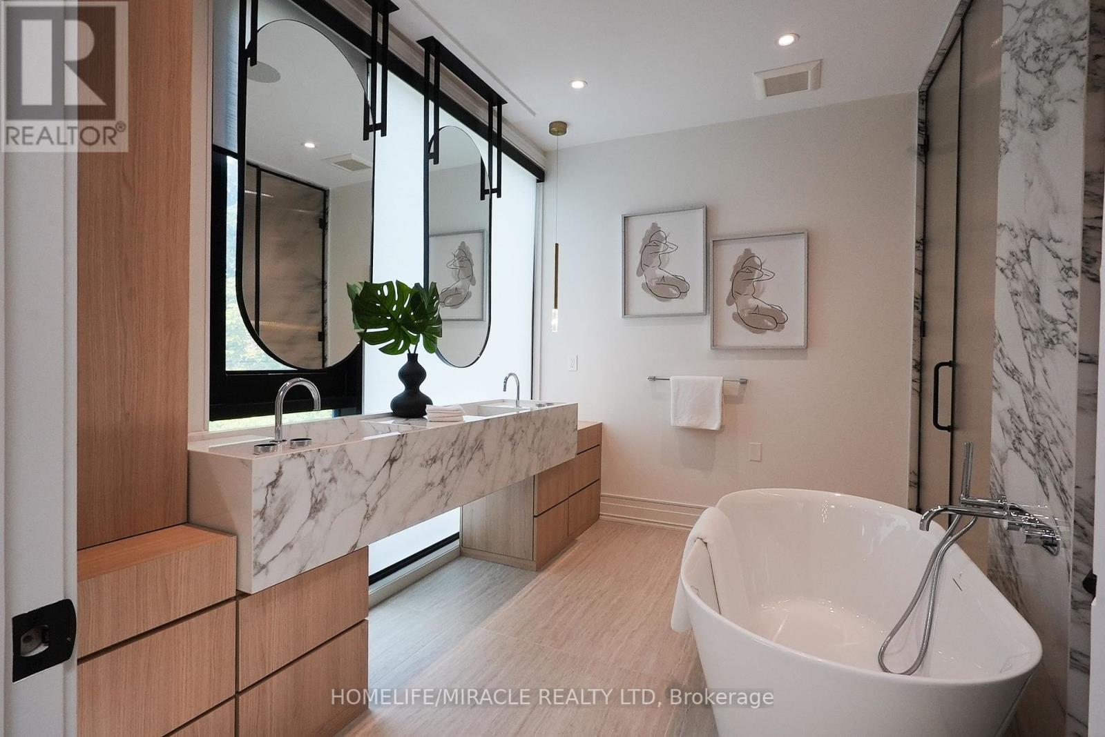 Photo 34 of 184 Poyntz Avenue, Toronto ON