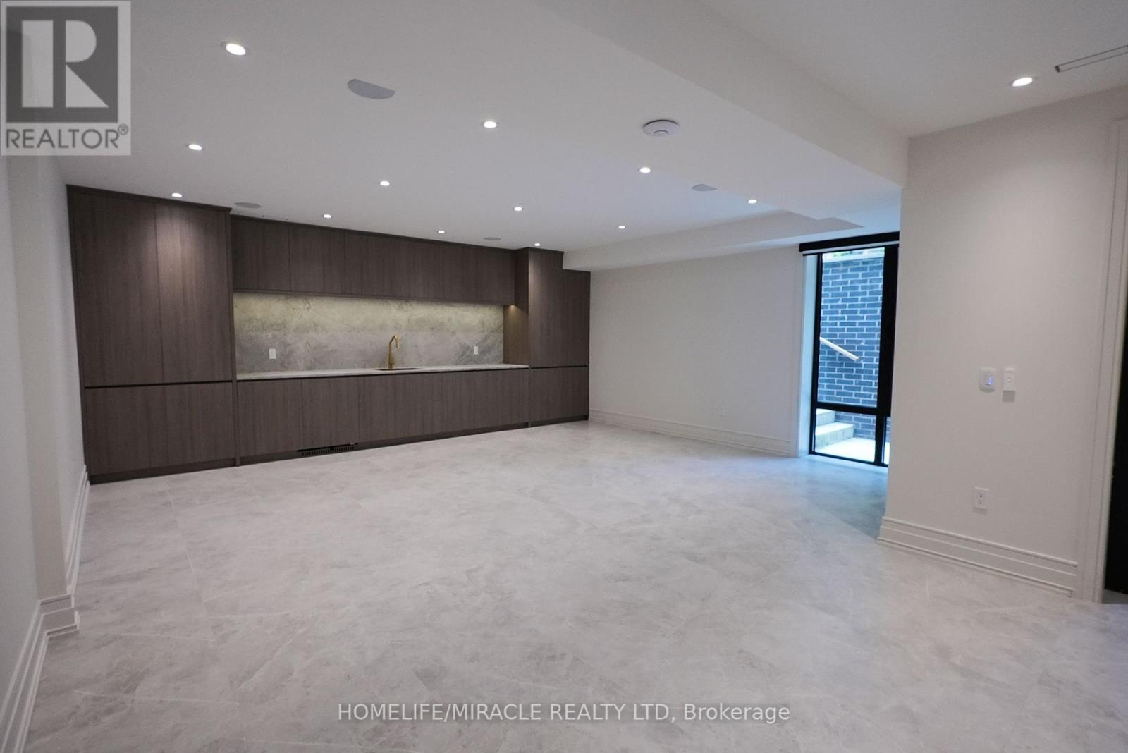 Photo 40 of 184 Poyntz Avenue, Toronto ON