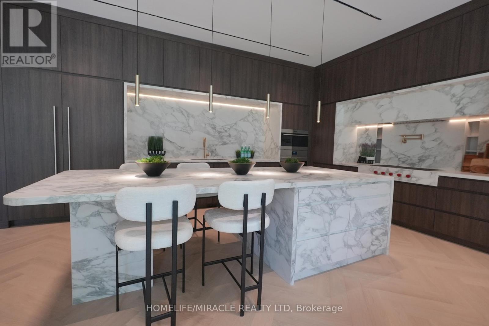 Photo 6 of 184 Poyntz Avenue, Toronto ON