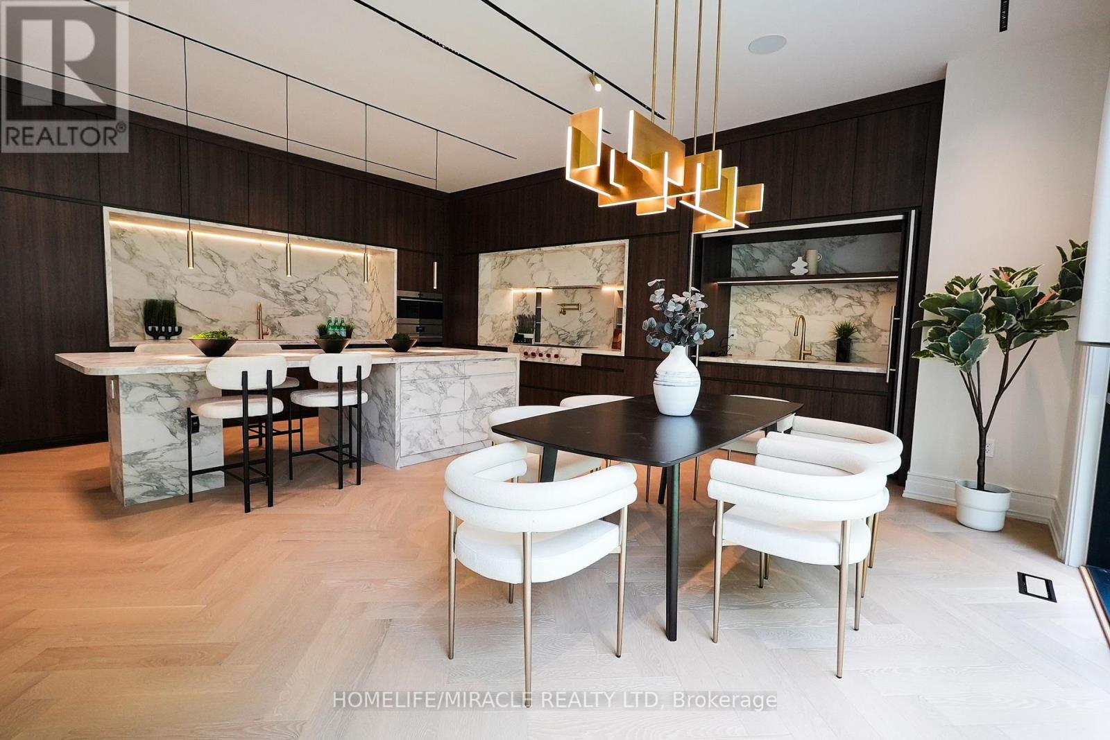 Photo 7 of 184 Poyntz Avenue, Toronto ON