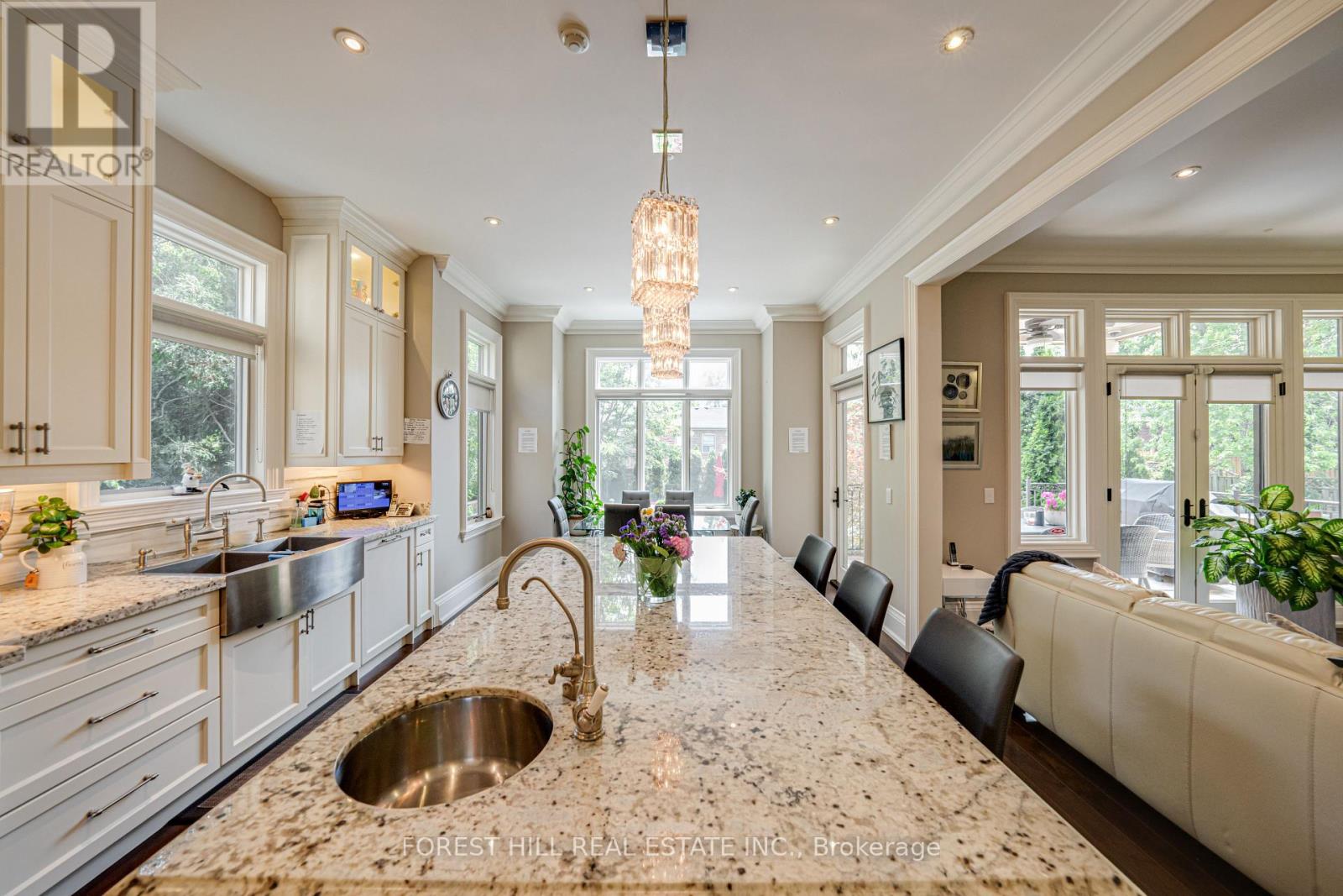 Photo 16 of 669 Bedford Park Avenue, Toronto ON
