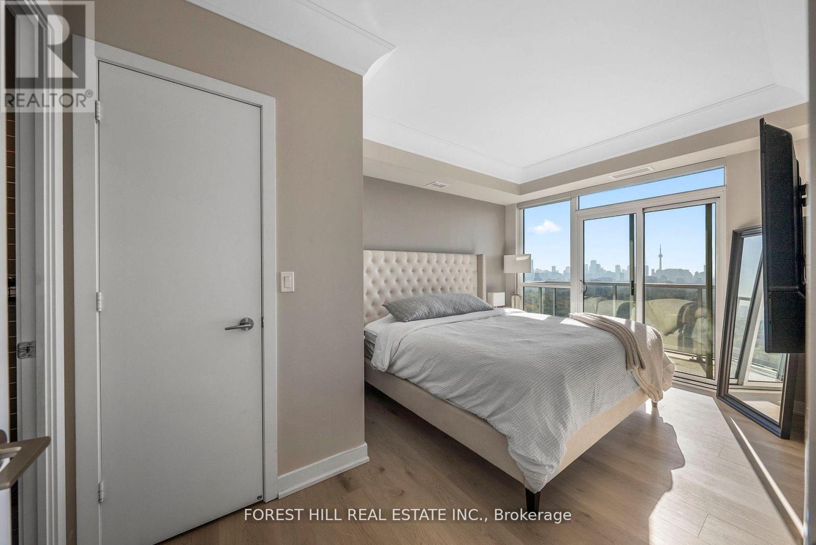 Photo 20 of 1907 501 St Clair Avenue W, Toronto ON