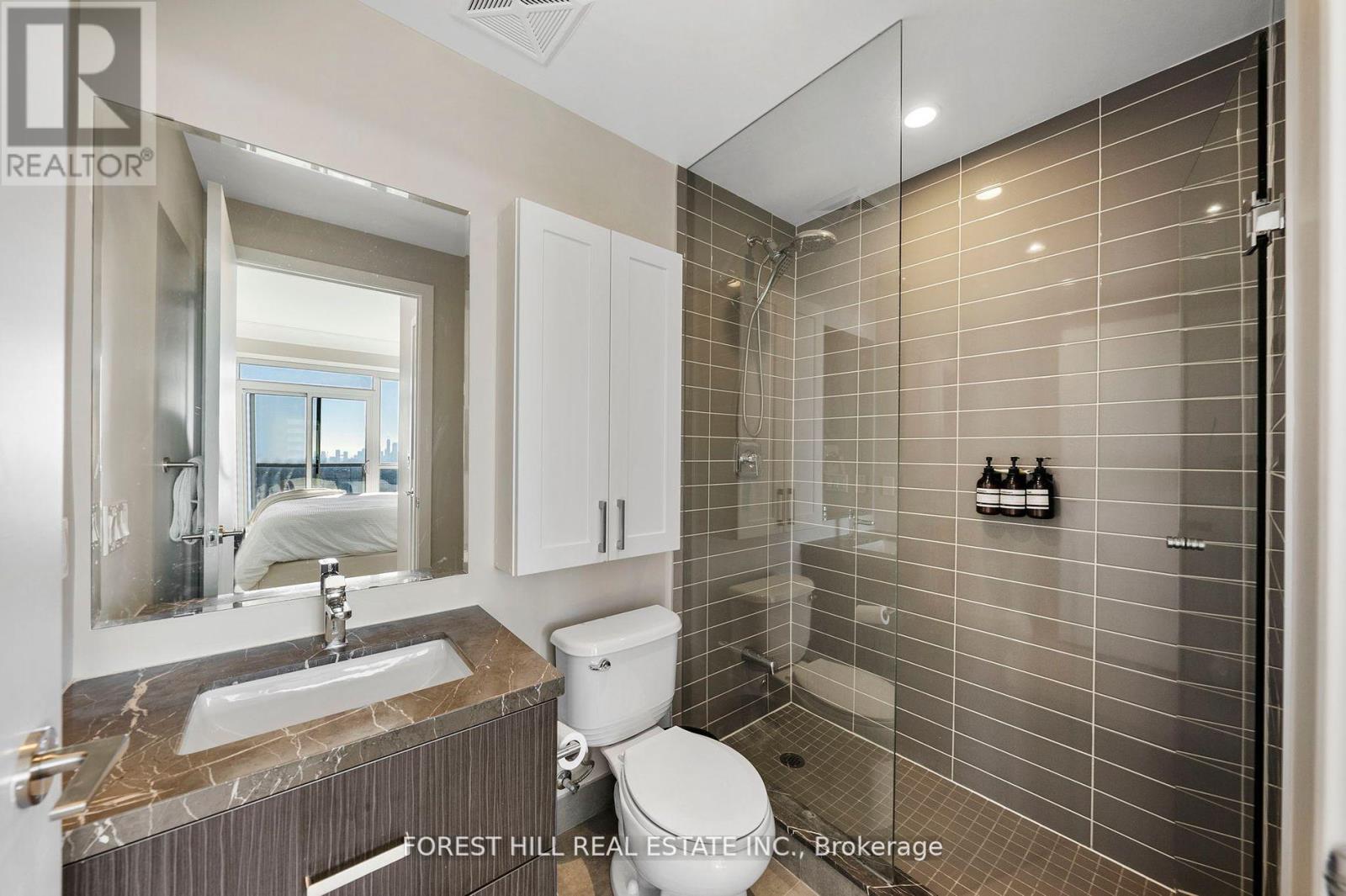 Photo 5 of 1907 501 St Clair Avenue W, Toronto ON
