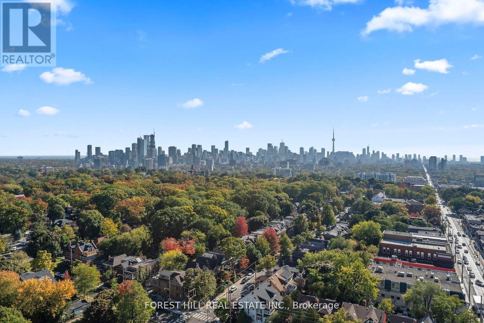 Photo 9 of 1907 501 St Clair Avenue W, Toronto ON
