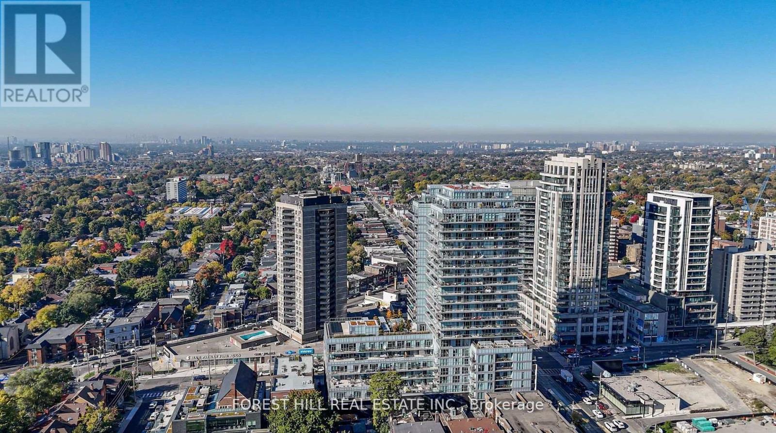 Photo 7 of 1907 501 St Clair Avenue W, Toronto ON