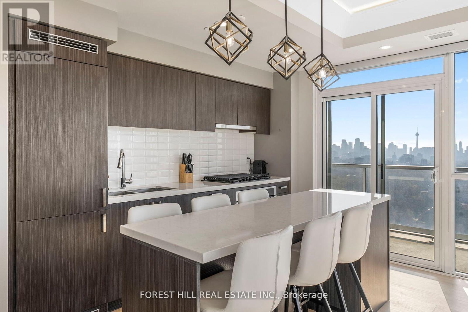 Photo 10 of 1907 501 St Clair Avenue W, Toronto ON